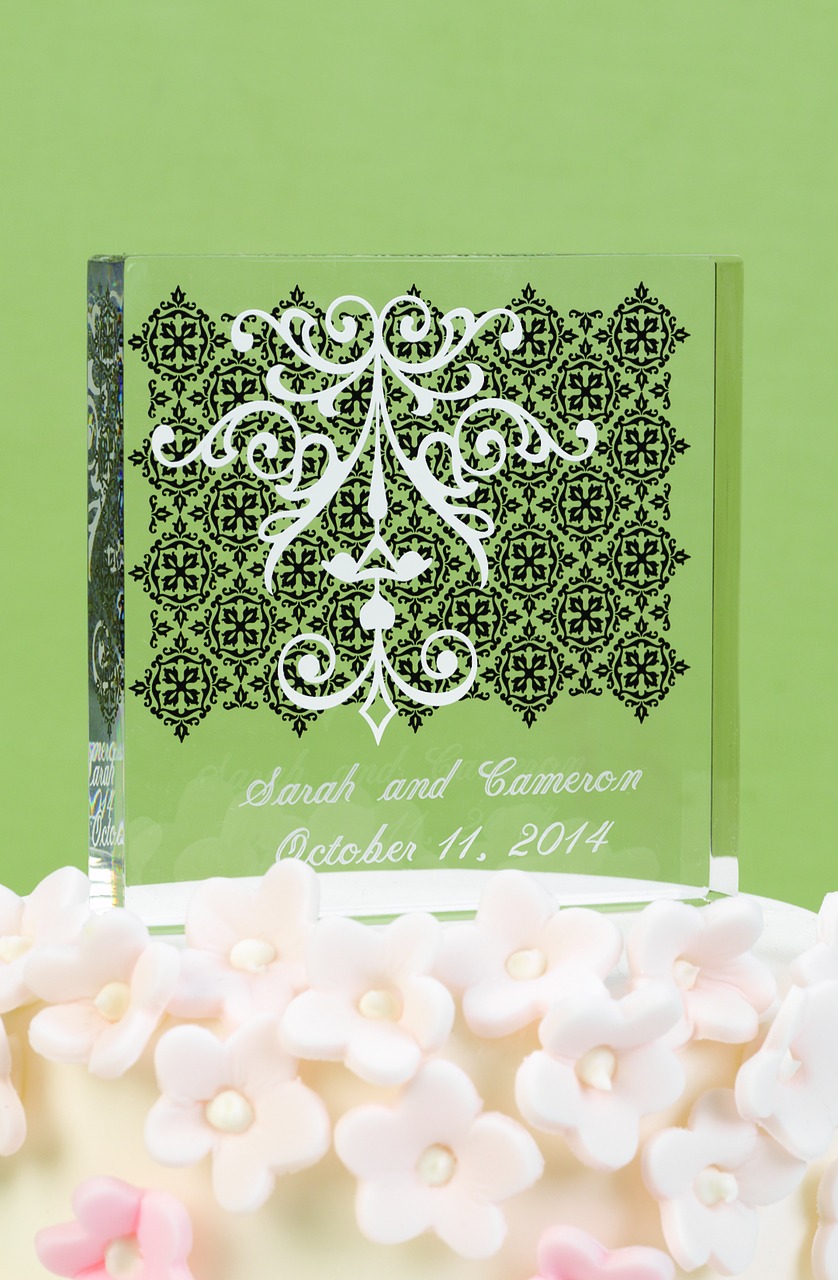 White Damask & Scroll Cake Top