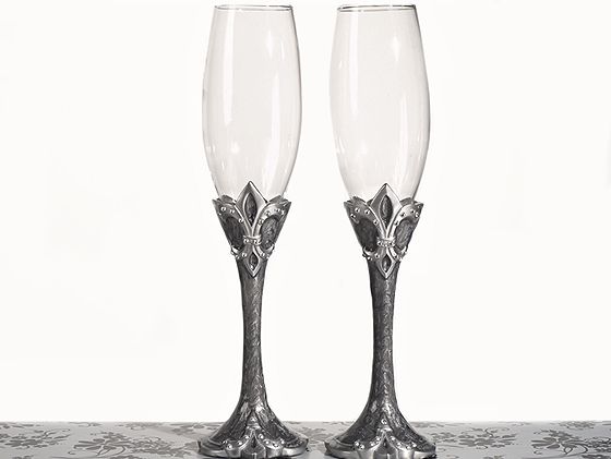Platinum Fleur De Lis Collection Toasting Glasses.