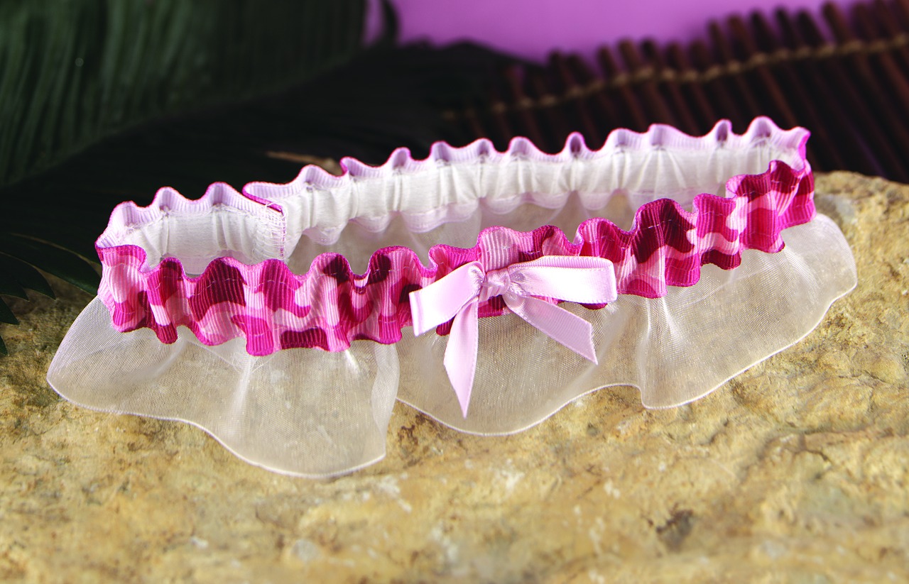 Pink Camouflage Garter