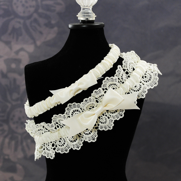 Eleanor Lace Wedding Garter in Ivory