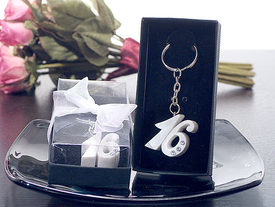 Sweet 16 Keychain W/ Stones In Pearl White