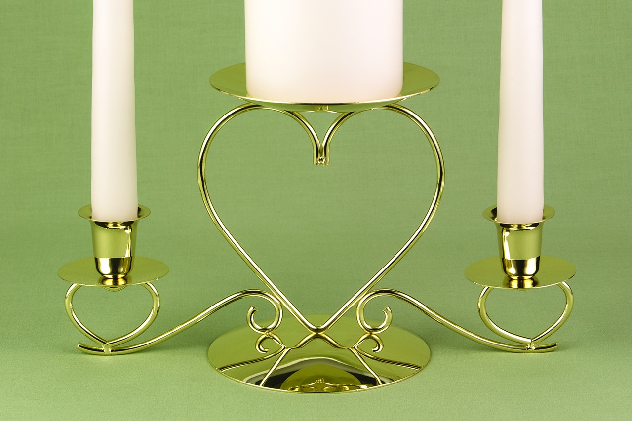 Triple Heart Candle Holder - Gold
