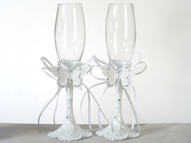 Elegant Butterfly Toasting Flutes
