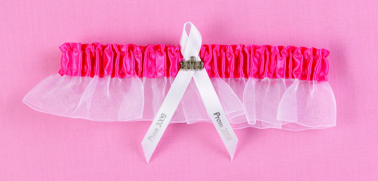 2012 Fuchsia Prom Garter