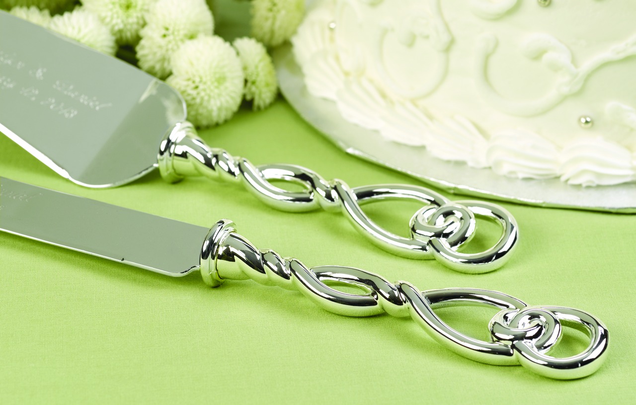 Personalized Love Knot Serving Set