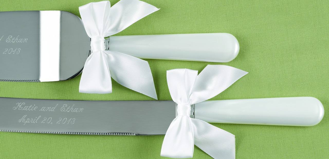Pearl Handle Serving Set