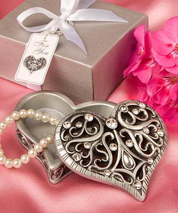 Exquisite heart shaped curio box