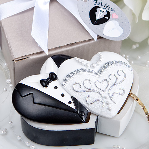 Bride and groom design curio box favors