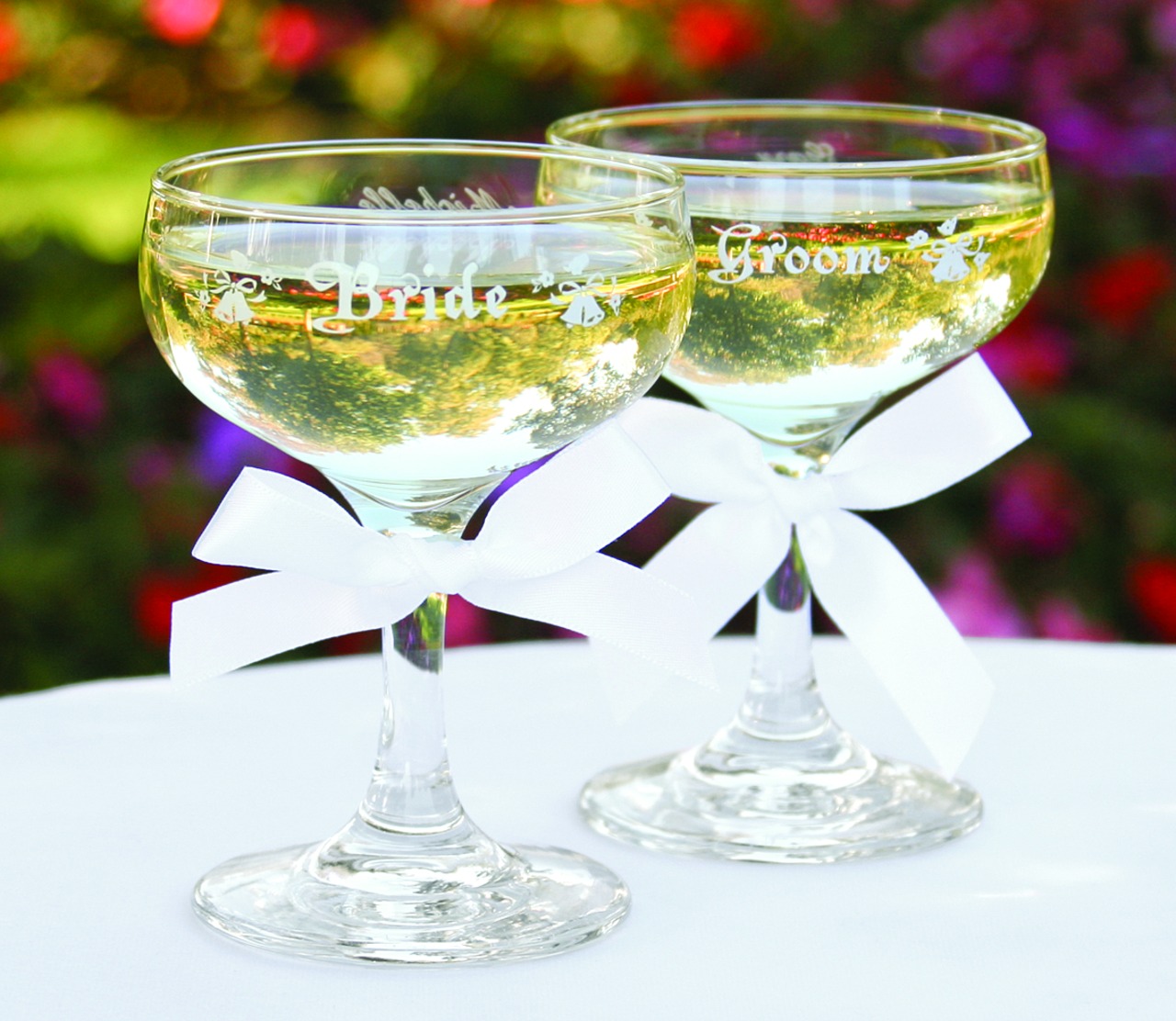 Bride & Groom Champ Glasses w/Bows