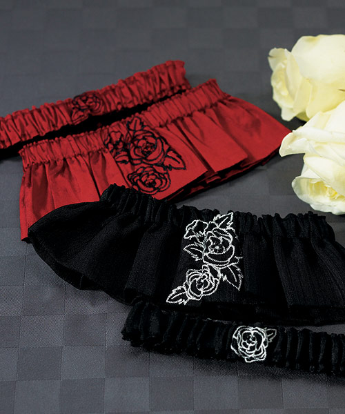 Silhouettes in Bloom Garter Set - Jet Black with White