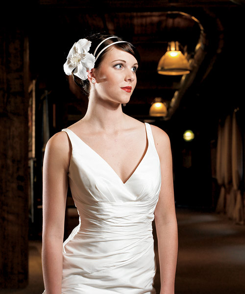 Single White Fantasy Bloom Floral Hair Accessory