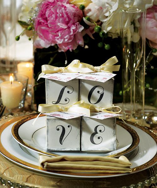 "LOVE" Cube Favor Boxes with Charming Aged Print
