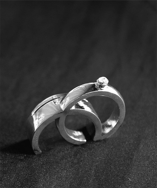 Double Rings with Crystal Place Card Holder