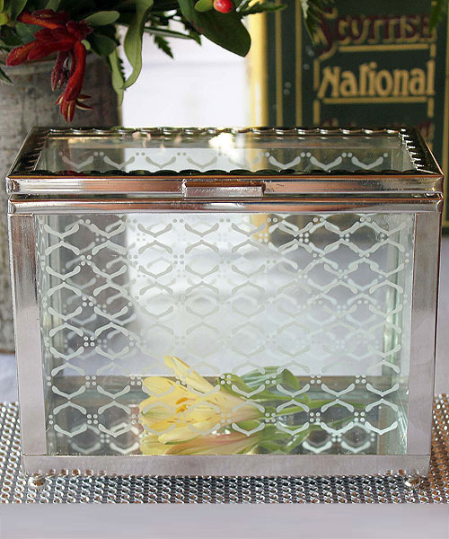 Decorative Glass Box with Mirror Base