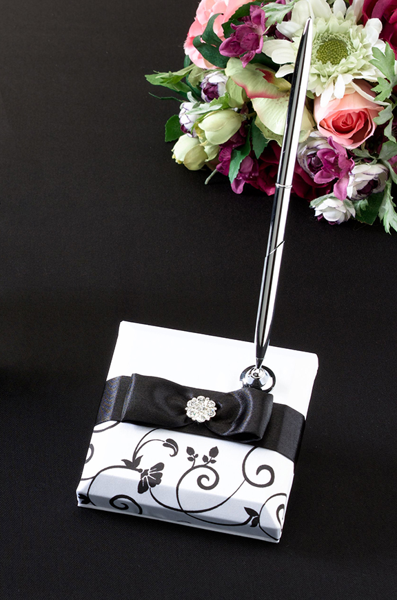 Black & White Pen Set