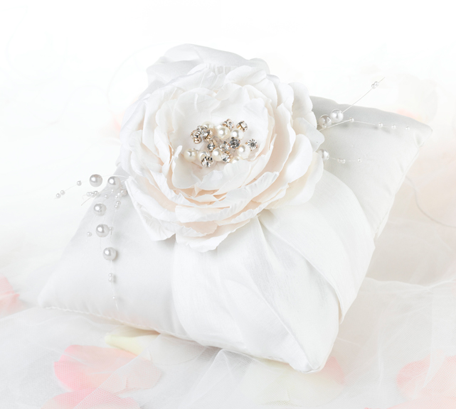Chic & Shabby Ring Pillow