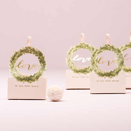 Love Wreath Favor Box With Ribbon
