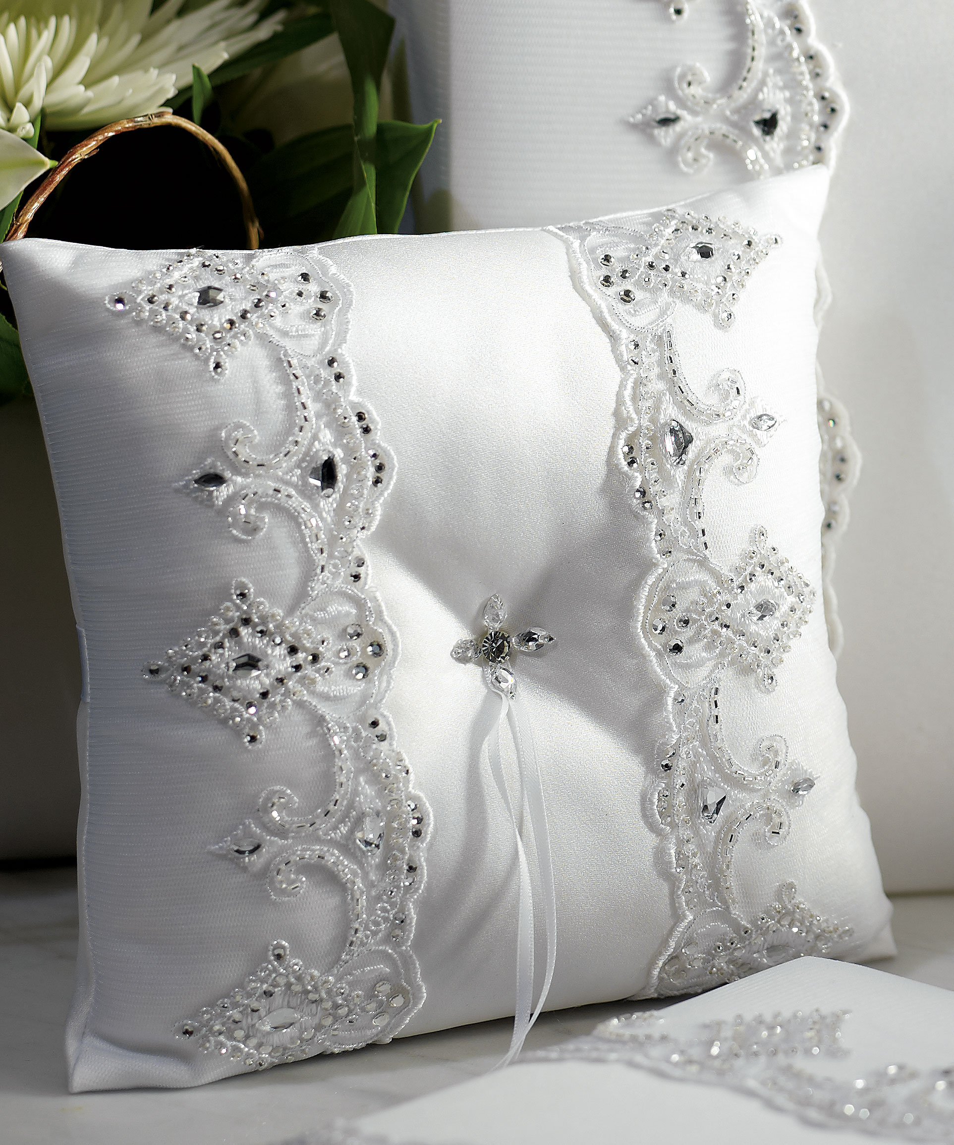 Beverly Clark Royal Lace Collection Wedding Ring Pillow