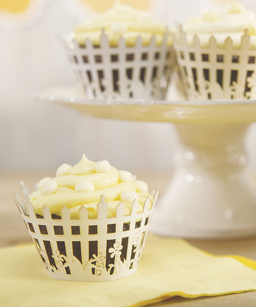 Picturesque Picket Fence Filigree Paper Cupcake Wrappers
